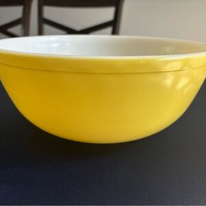 Vintage Yellow Pyrex Mixing Bowl 404